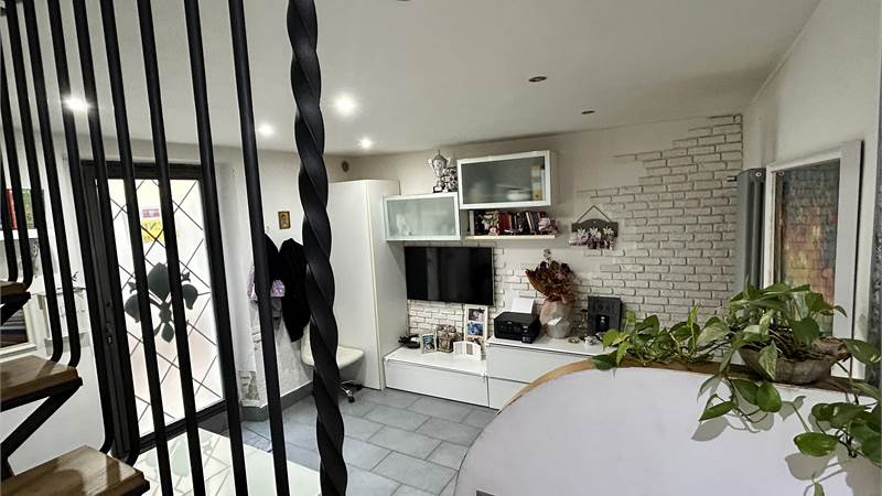 Terratetto ristrutturato con resede e mansarda – Firenze/Scandicci